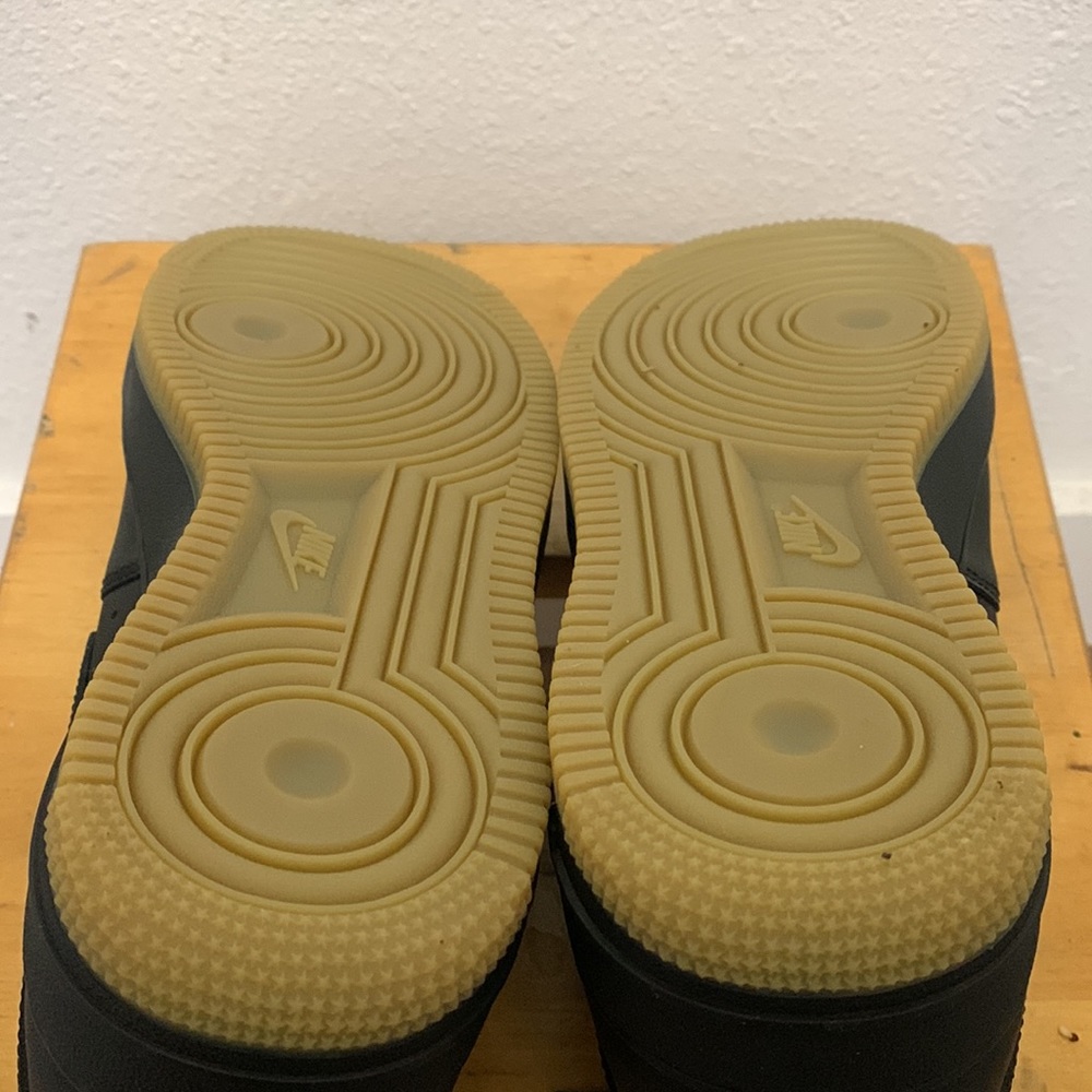 Black Air Force 1’s Gum Bottom - Picture 5 of 5